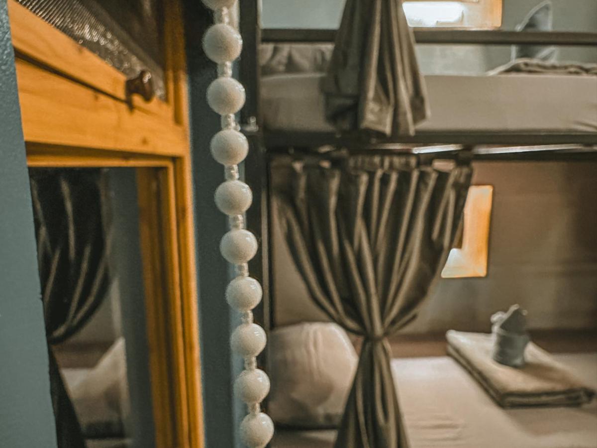 Outpost Hostel - Coron Eksteriør bilde